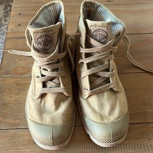 Palladium khaki lace up ankle boots size 9